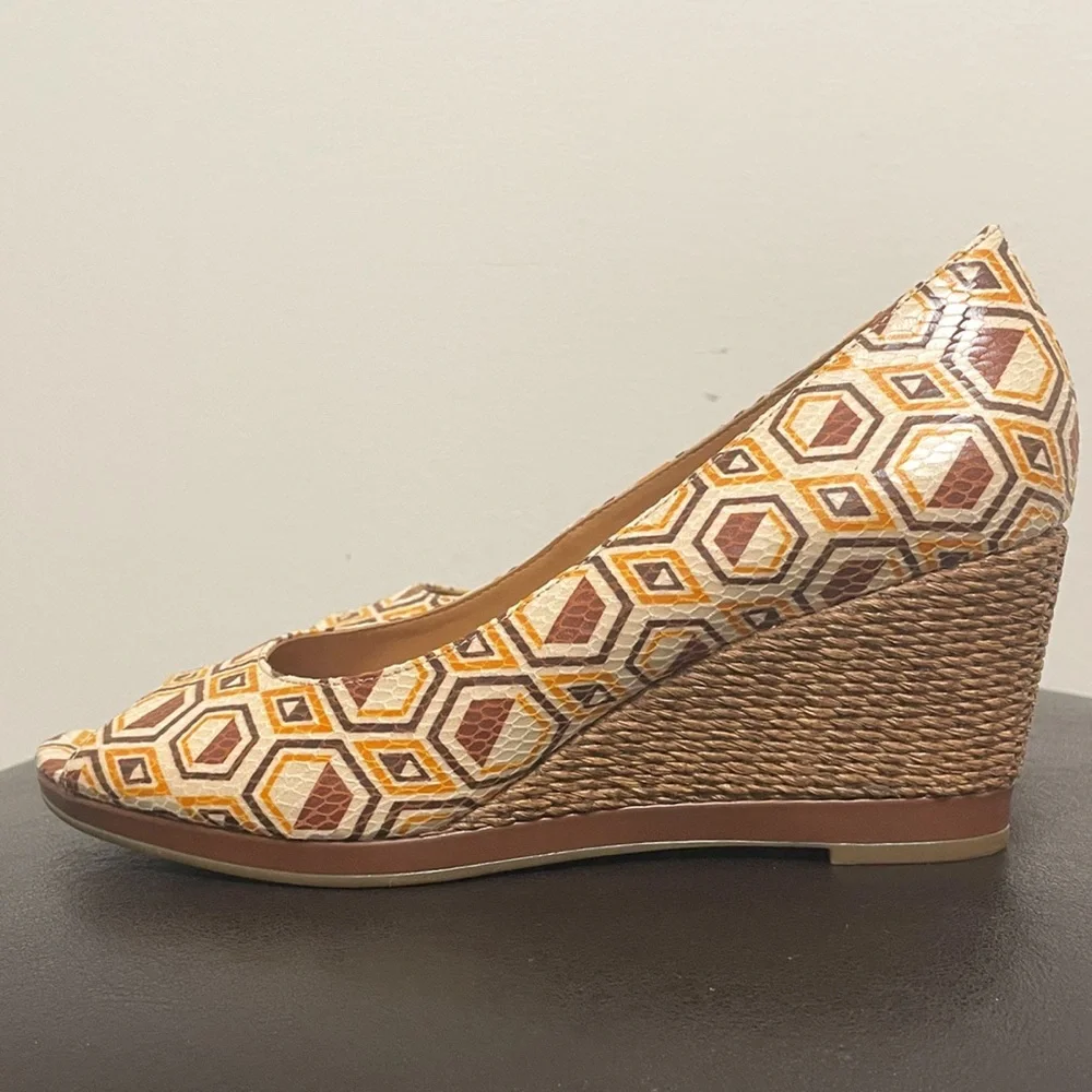 Naturalizer Vanilla Narlene Open Toe Wedge Heels NIB 8N 8 Narrow Cream Brown